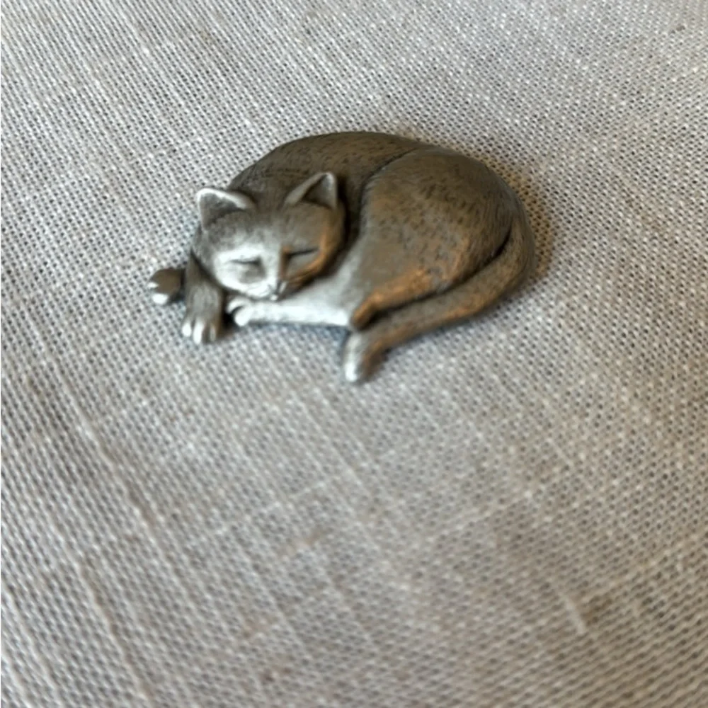 Sisters 2007 Cat Pin & JJ Cat Pins